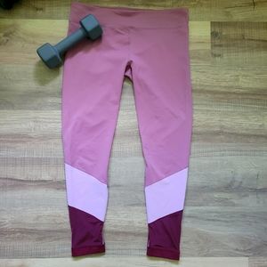 Fabletics Pink/Purple XL 7/8 Leggings/Pants